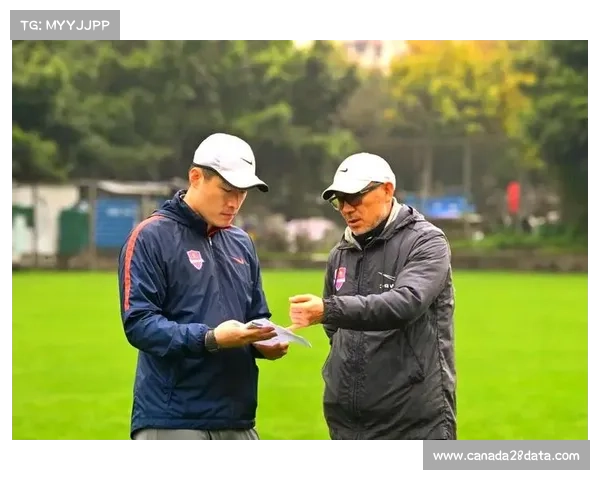 重庆铜梁龙主帅张外龙兑现承诺,带球队重返中超延续山城足球火种 重庆铜梁龙主帅张外龙兑现承诺,带球队重返中超延续山城足球火种